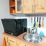Bright And Cozy City Center 1 Bedroom Ap, Free Parking!