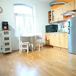 Bright And Cozy City Center 1 Bedroom Ap, Free Parking!